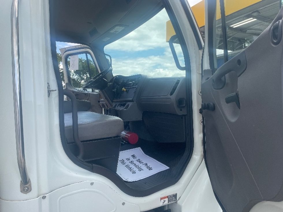 Medium Duty Box Truck-Light and Medium Duty Trucks-Freightliner-2020-M2-Medley-FL-224,962\n\t\tmiles-$ 30,750 - Image 19
