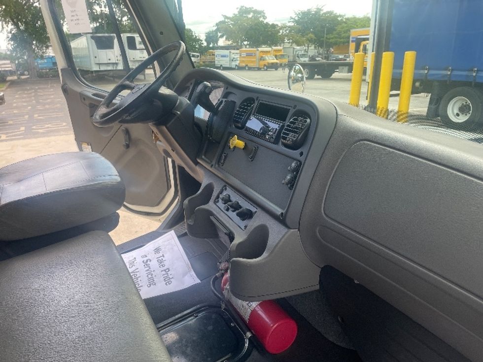 Medium Duty Box Truck-Light and Medium Duty Trucks-Freightliner-2020-M2-Medley-FL-224,962\n\t\tmiles-$ 30,750 - Image 21