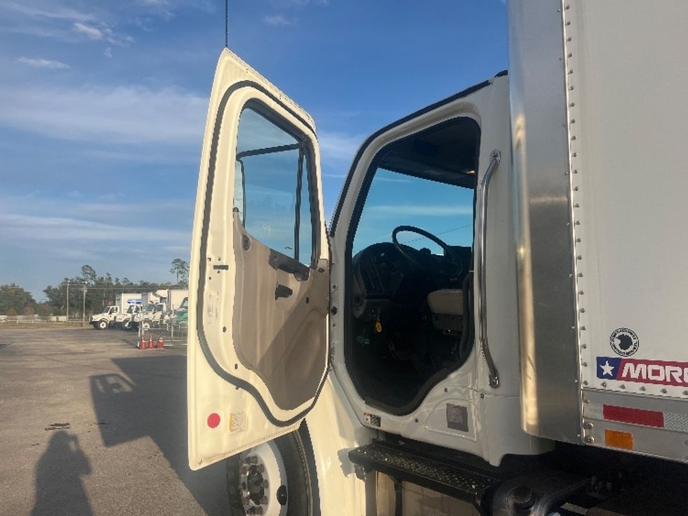 Medium Duty Box Truck-Light and Medium Duty Trucks-Freightliner-2020-M2-Melbourne-FL-107,760\n\t\tmiles-$ 64,500 - Image 16