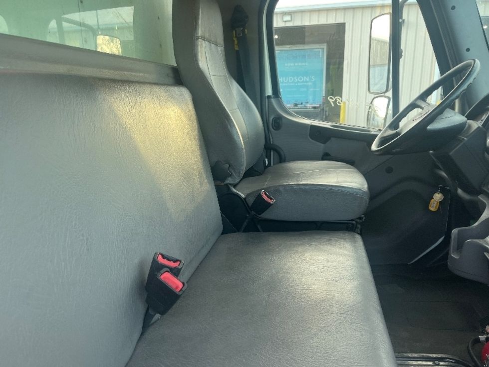 Medium Duty Box Truck-Light and Medium Duty Trucks-Freightliner-2020-M2-Melbourne-FL-107,760\n\t\tmiles-$ 64,500 - Image 22