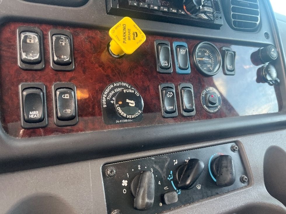 Medium Duty Box Truck-Light and Medium Duty Trucks-Freightliner-2020-M2-Melbourne-FL-107,760\n\t\tmiles-$ 64,500 - Image 25