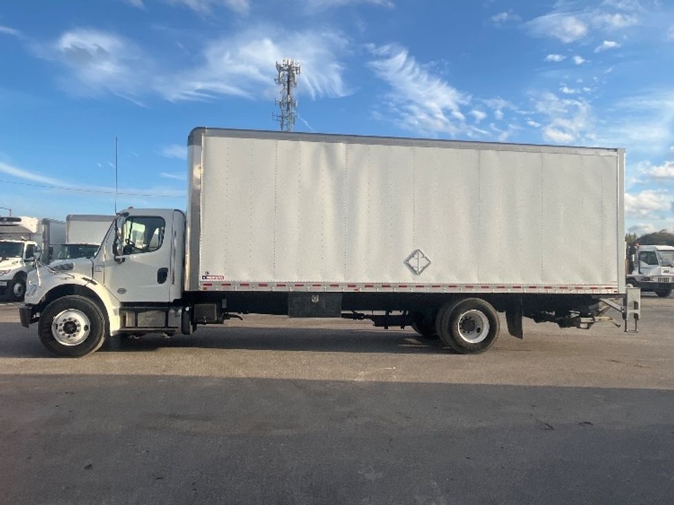 Medium Duty Box Truck-Light and Medium Duty Trucks-Freightliner-2020-M2-Melbourne-FL-107,760\n\t\tmiles-$ 64,500 - Image 4