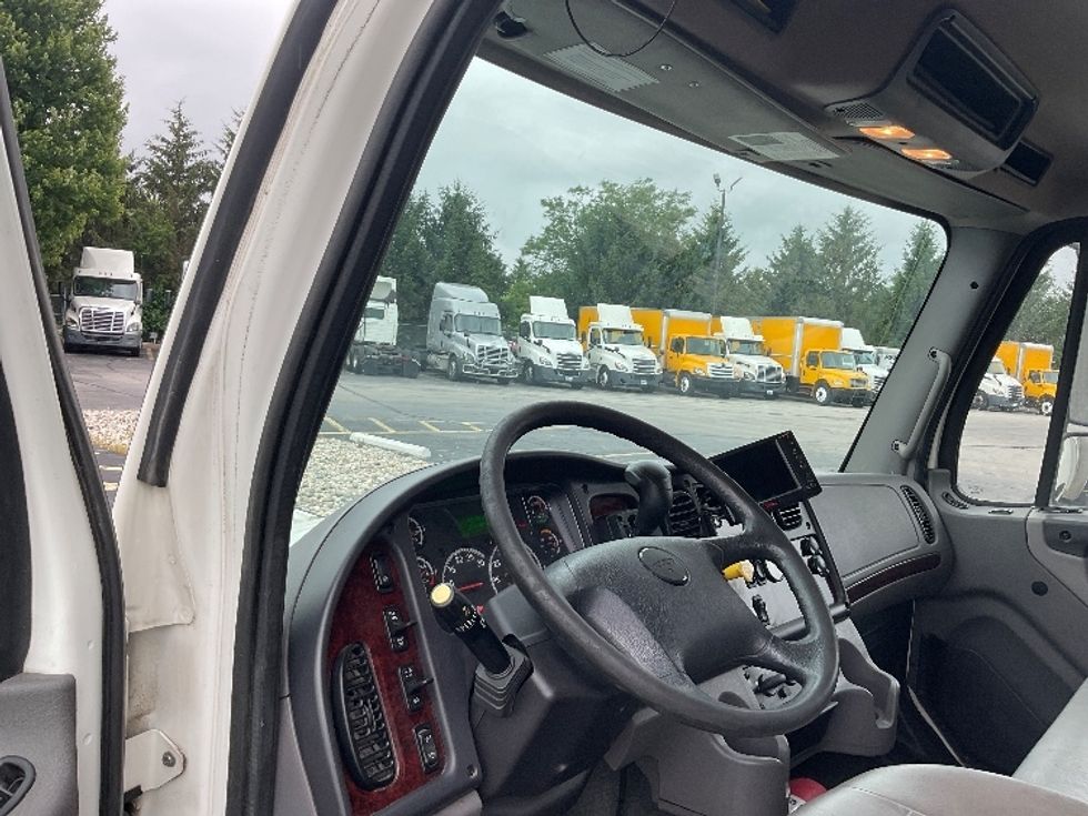 Medium Duty Box Truck-Light and Medium Duty Trucks-Freightliner-2020-M2-Middlefield-OH-112,403\n\t\tmiles-$ 62,500 - Image 17