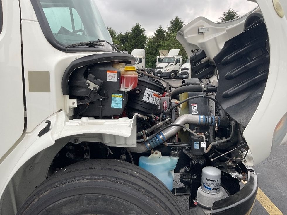 Medium Duty Box Truck-Light and Medium Duty Trucks-Freightliner-2020-M2-Middlefield-OH-112,403\n\t\tmiles-$ 62,500 - Image 23