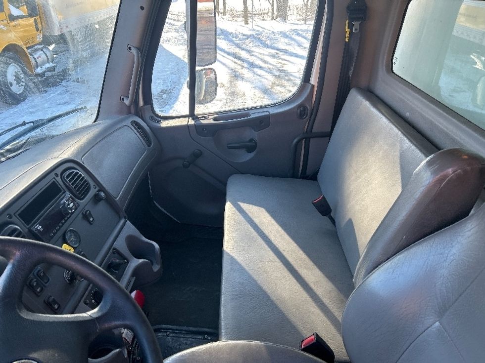 Medium Duty Box Truck-Light and Medium Duty Trucks-Freightliner-2020-M2-Middlefield-OH-210,838\n\t\tmiles-$ 37,250 - Image 18