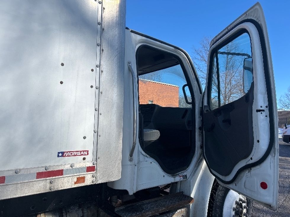 Medium Duty Box Truck-Light and Medium Duty Trucks-Freightliner-2020-M2-Middlefield-OH-210,838\n\t\tmiles-$ 37,250 - Image 19
