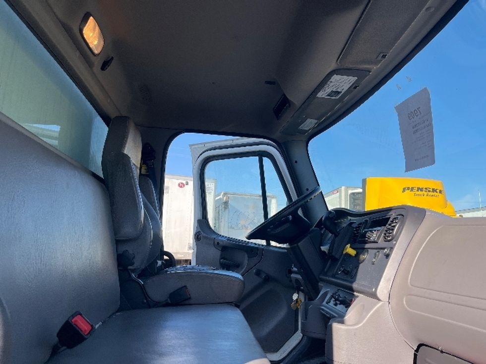 Medium Duty Box Truck-Light and Medium Duty Trucks-Freightliner-2020-M2-Middlefield-OH-210,838\n\t\tmiles-$ 37,250 - Image 21