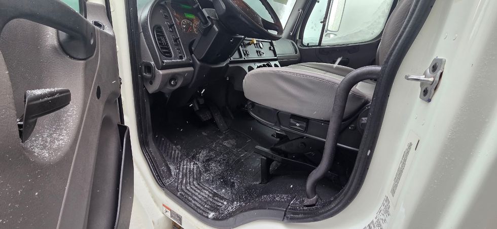 Medium Duty Box Truck-Light and Medium Duty Trucks-Freightliner-2020-M2-Middlefield-OH-238,391\n\t\tmiles-$ 40,500 - Image 16