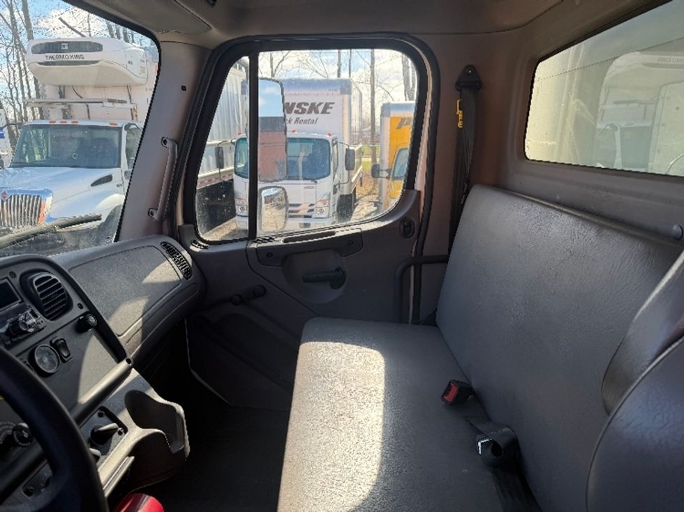 Medium Duty Box Truck-Light and Medium Duty Trucks-Freightliner-2020-M2-Middlefield-OH-261,890\n\t\tmiles-$ 43,250 - Image 14
