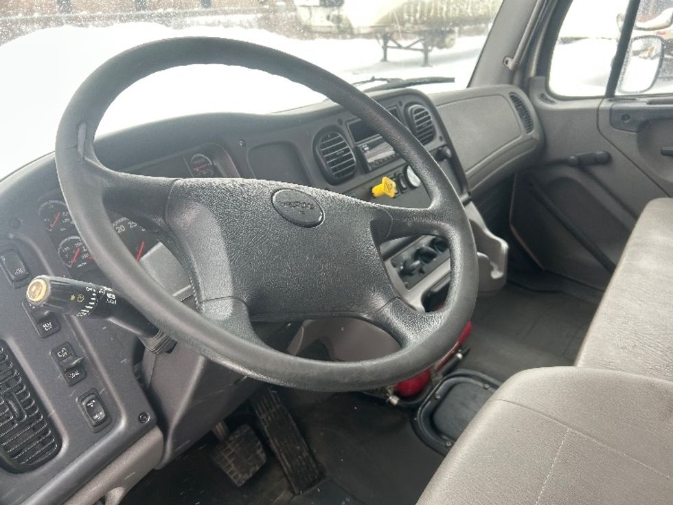 Medium Duty Box Truck-Light and Medium Duty Trucks-Freightliner-2020-M2-Middlefield-OH-261,890\n\t\tmiles-$ 46,250 - Image 13