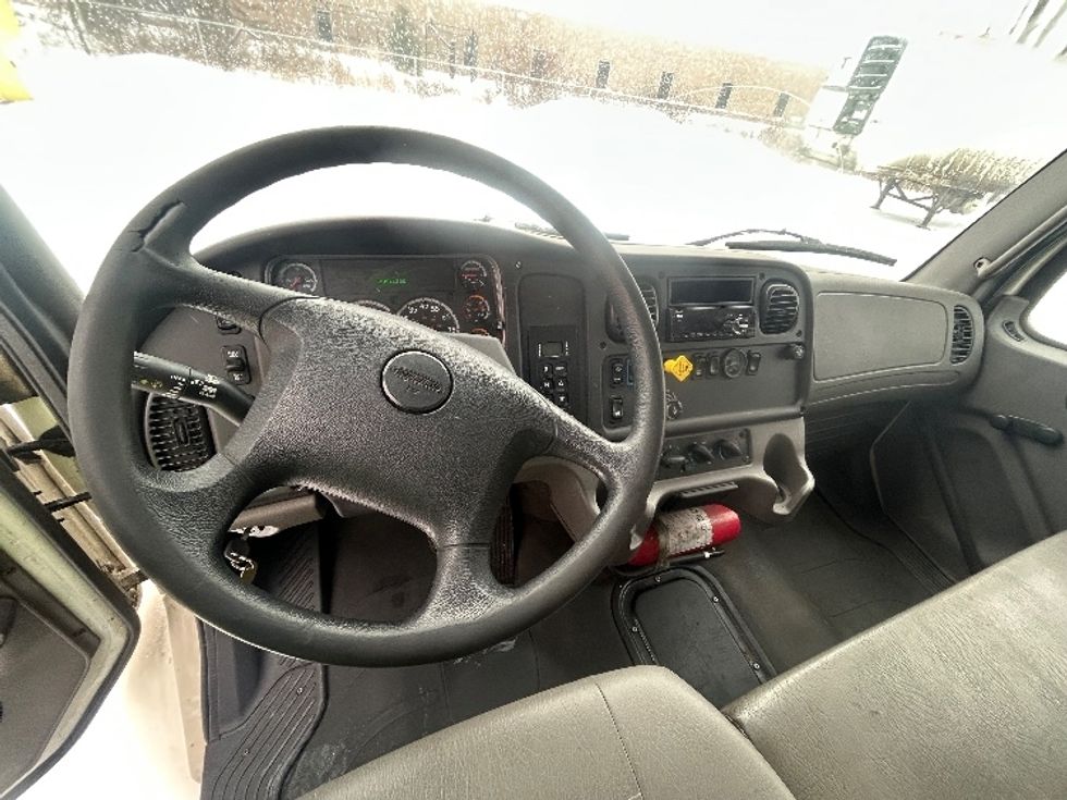 Medium Duty Box Truck-Light and Medium Duty Trucks-Freightliner-2020-M2-Middlefield-OH-261,890\n\t\tmiles-$ 46,250 - Image 14