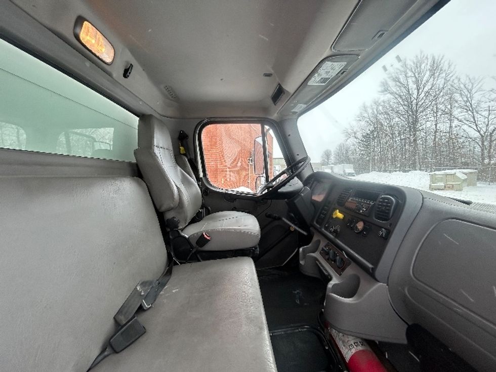 Medium Duty Box Truck-Light and Medium Duty Trucks-Freightliner-2020-M2-Middlefield-OH-261,890\n\t\tmiles-$ 46,250 - Image 18