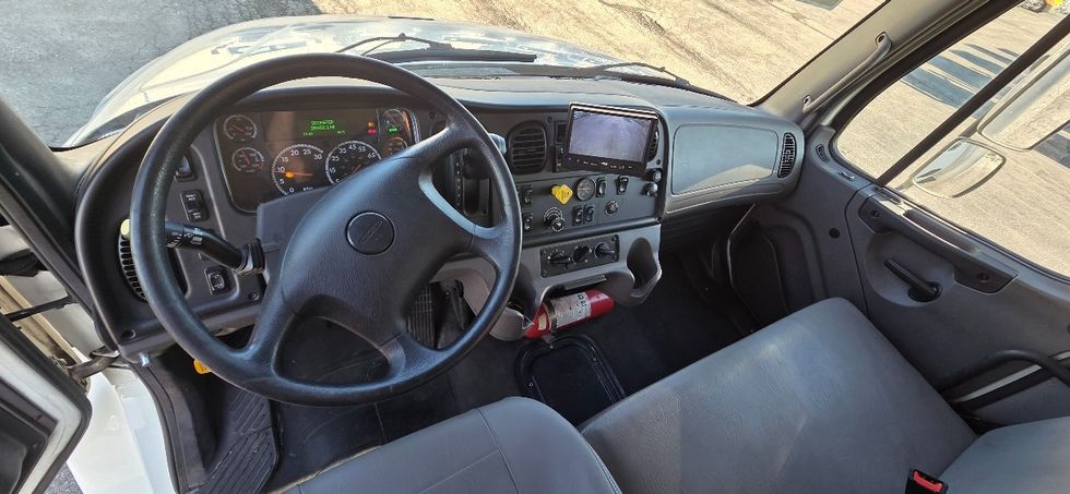 Medium Duty Box Truck-Light and Medium Duty Trucks-Freightliner-2020-M2-Middlefield-OH-285,206\n\t\tmiles-$ 26,250 - Image 16