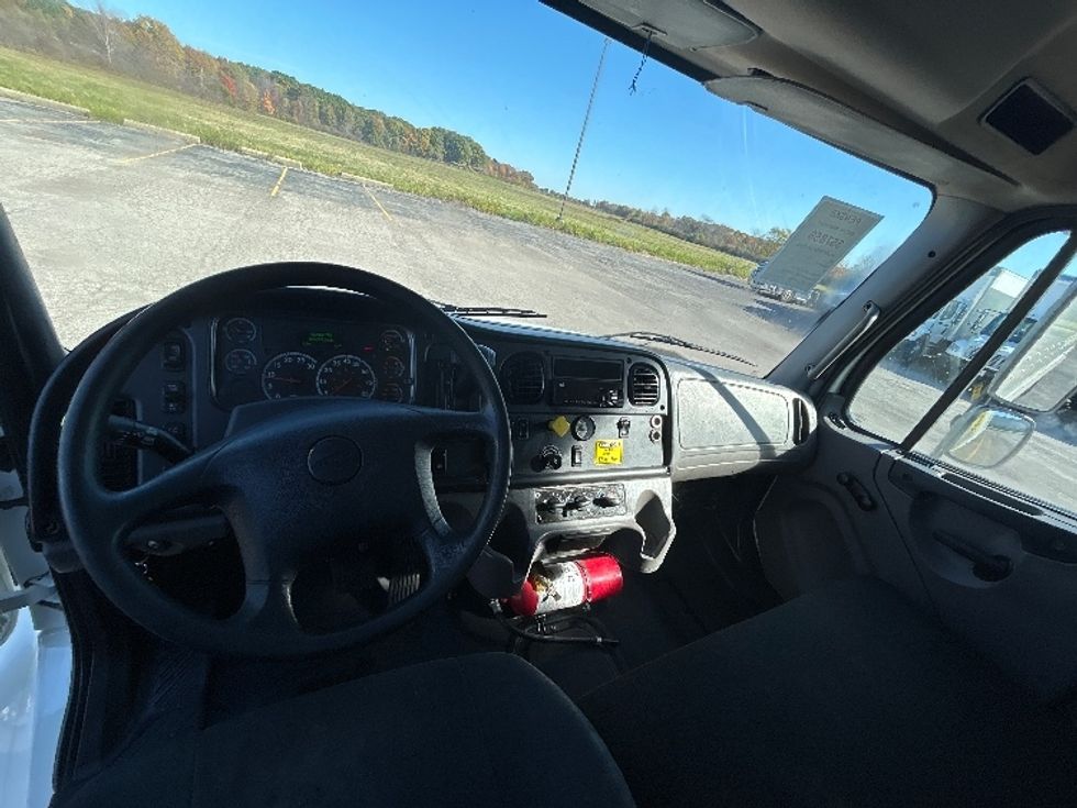 Medium Duty Box Truck-Light and Medium Duty Trucks-Freightliner-2020-M2-Middlefield-OH-292,400\n\t\tmiles-$ 32,250 - Image 17