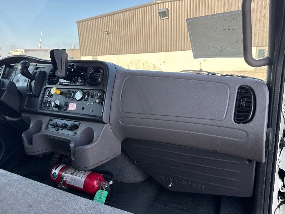 Medium Duty Box Truck-Light and Medium Duty Trucks-Freightliner-2020-M2-Middlefield-OH-310,429\n\t\tmiles-$ 32,500 - Image 21
