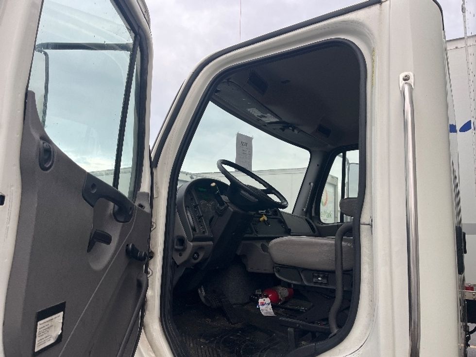 Medium Duty Box Truck-Light and Medium Duty Trucks-Freightliner-2020-M2-Middlefield-OH-35,027\n\t\tmiles-$ 68,250 - Image 15