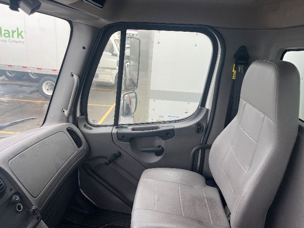 Medium Duty Box Truck-Light and Medium Duty Trucks-Freightliner-2020-M2-Middlefield-OH-35,027\n\t\tmiles-$ 68,250 - Image 18