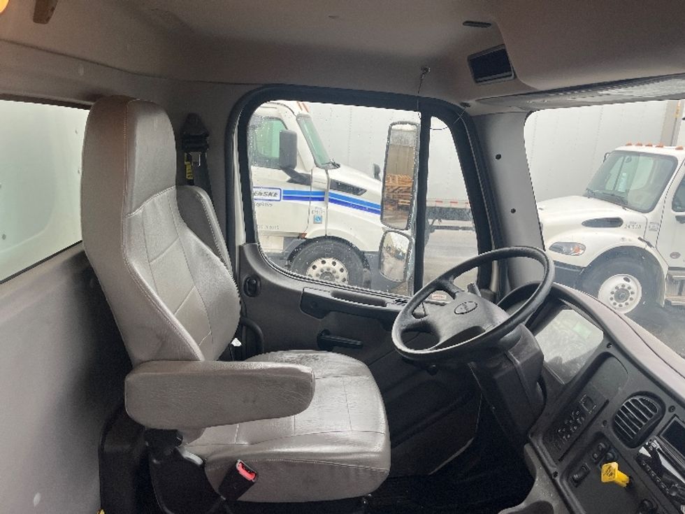 Medium Duty Box Truck-Light and Medium Duty Trucks-Freightliner-2020-M2-Middlefield-OH-35,027\n\t\tmiles-$ 68,250 - Image 21