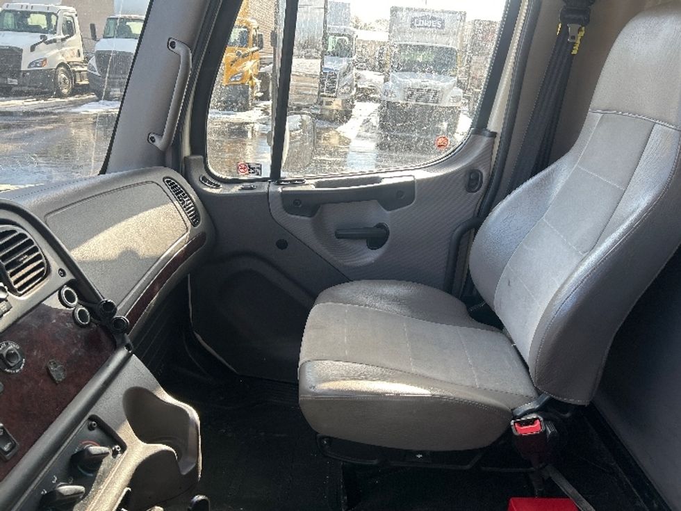 Medium Duty Box Truck-Light and Medium Duty Trucks-Freightliner-2020-M2-Middlefield-OH-372,062\n\t\tmiles-$ 23,000 - Image 19