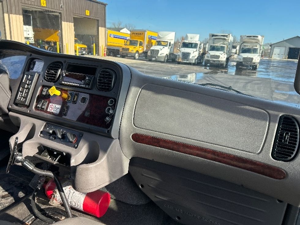 Medium Duty Box Truck-Light and Medium Duty Trucks-Freightliner-2020-M2-Middlefield-OH-372,062\n\t\tmiles-$ 23,000 - Image 21