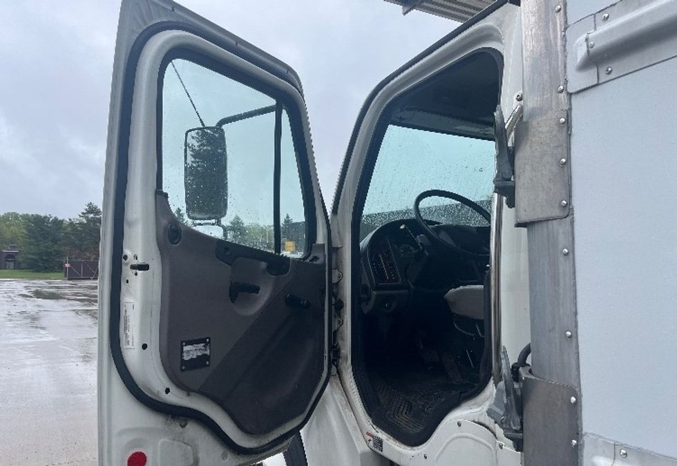 Medium Duty Box Truck-Light and Medium Duty Trucks-Freightliner-2020-M2-Middlefield-OH-381,490\n\t\tmiles-$ 23,000 - Image 15
