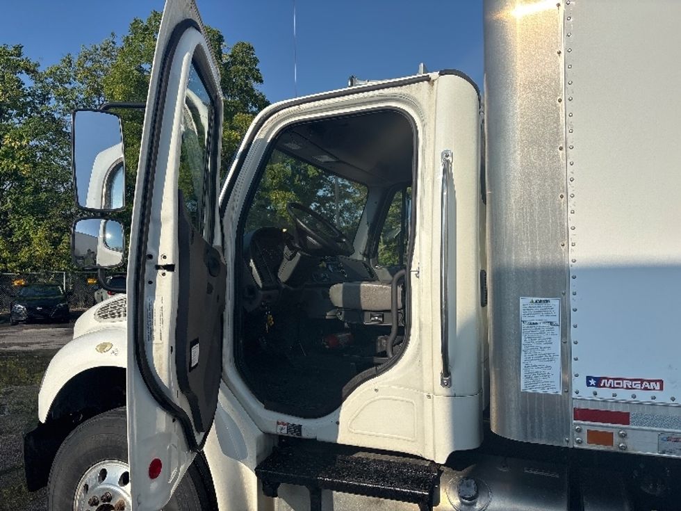 Medium Duty Box Truck-Light and Medium Duty Trucks-Freightliner-2020-M2-Middlefield-OH-58,558\n\t\tmiles-$ 64,750 - Image 16