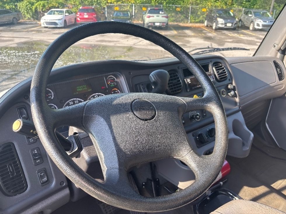 Medium Duty Box Truck-Light and Medium Duty Trucks-Freightliner-2020-M2-Middlefield-OH-58,558\n\t\tmiles-$ 64,750 - Image 17