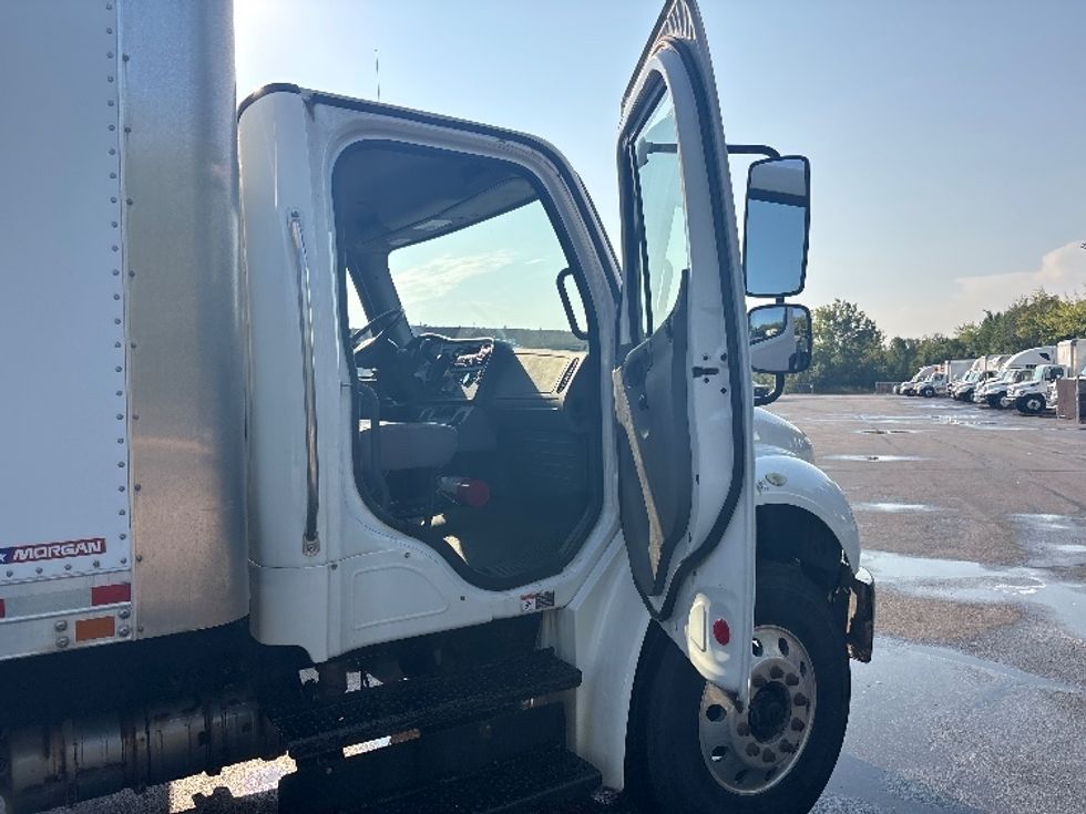 Medium Duty Box Truck-Light and Medium Duty Trucks-Freightliner-2020-M2-Middlefield-OH-58,558\n\t\tmiles-$ 64,750 - Image 20