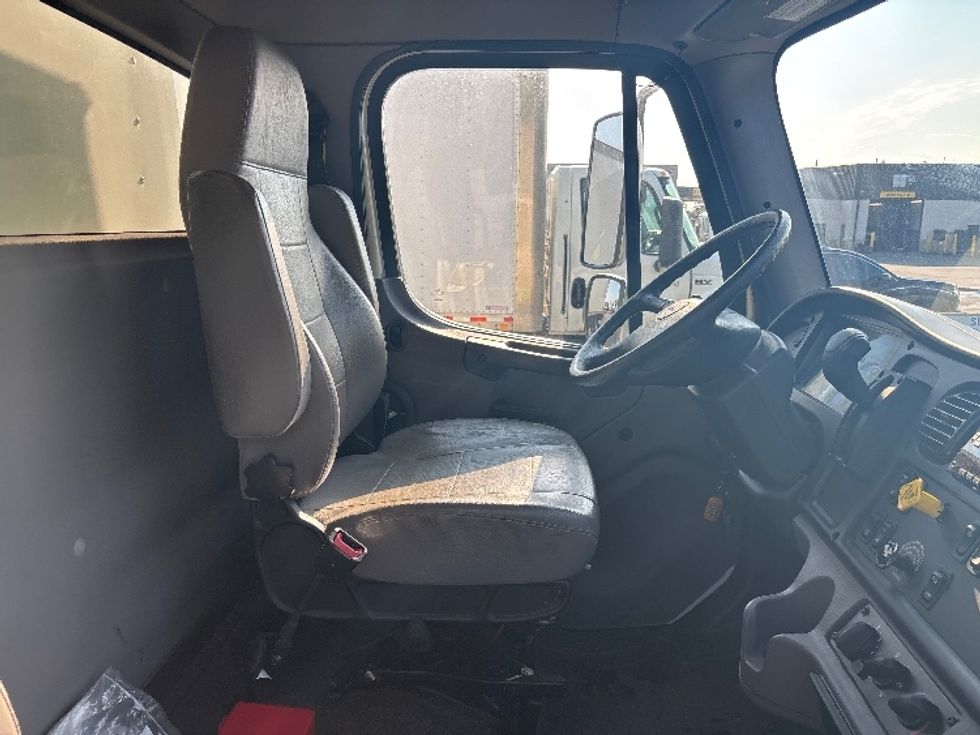 Medium Duty Box Truck-Light and Medium Duty Trucks-Freightliner-2020-M2-Middlefield-OH-58,558\n\t\tmiles-$ 64,750 - Image 22