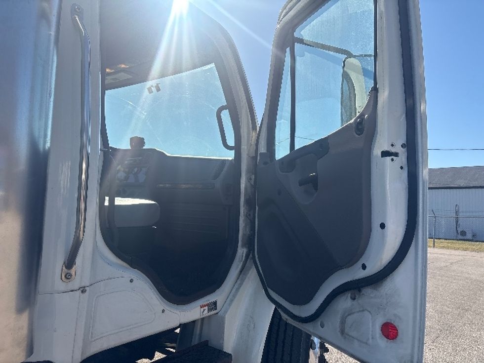 Medium Duty Box Truck-Light and Medium Duty Trucks-Freightliner-2020-M2-Middlefield-OH-78,881\n\t\tmiles-$ 61,500 - Image 20