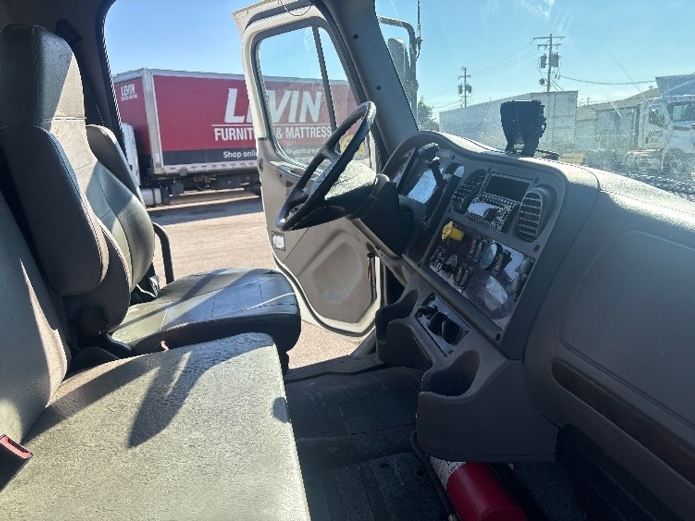 Medium Duty Box Truck-Light and Medium Duty Trucks-Freightliner-2020-M2-Middlefield-OH-78,881\n\t\tmiles-$ 61,500 - Image 22