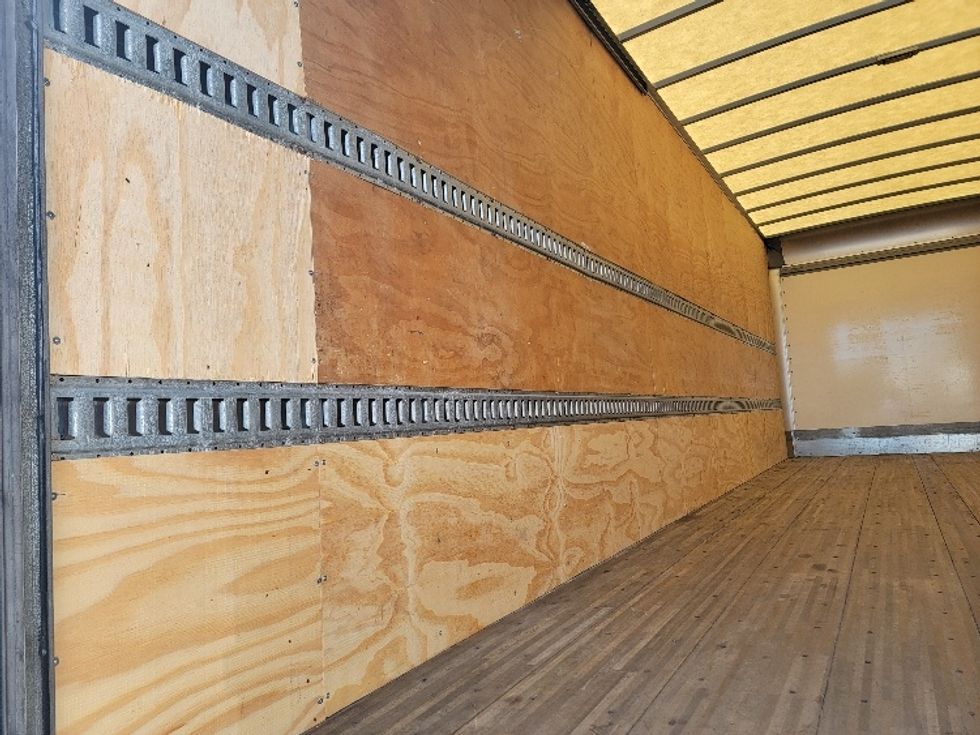 Medium Duty Box Truck-Light and Medium Duty Trucks-Freightliner-2020-M2-Milford-DE-233,888\n\t\tmiles-$ 39,500 - Image 11