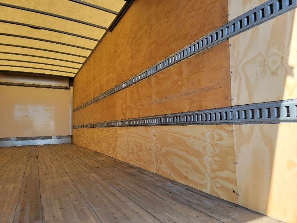 Medium Duty Box Truck-Light and Medium Duty Trucks-Freightliner-2020-M2-Milford-DE-233,888\n\t\tmiles-$ 39,500 - Image 12