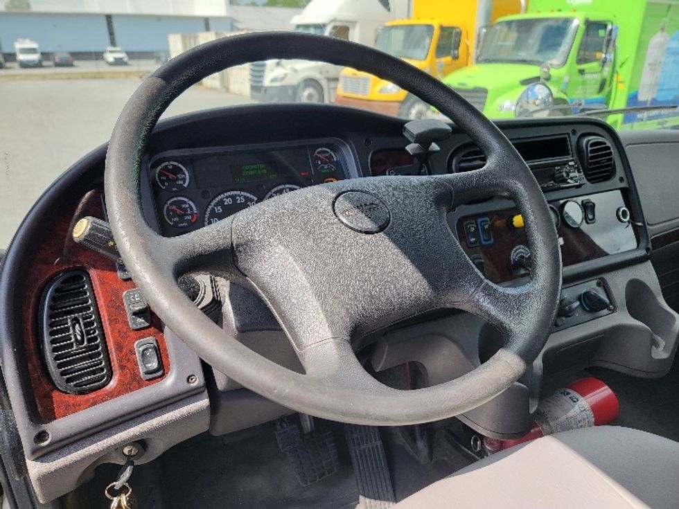 Medium Duty Box Truck-Light and Medium Duty Trucks-Freightliner-2020-M2-Milford-DE-233,888\n\t\tmiles-$ 39,500 - Image 17