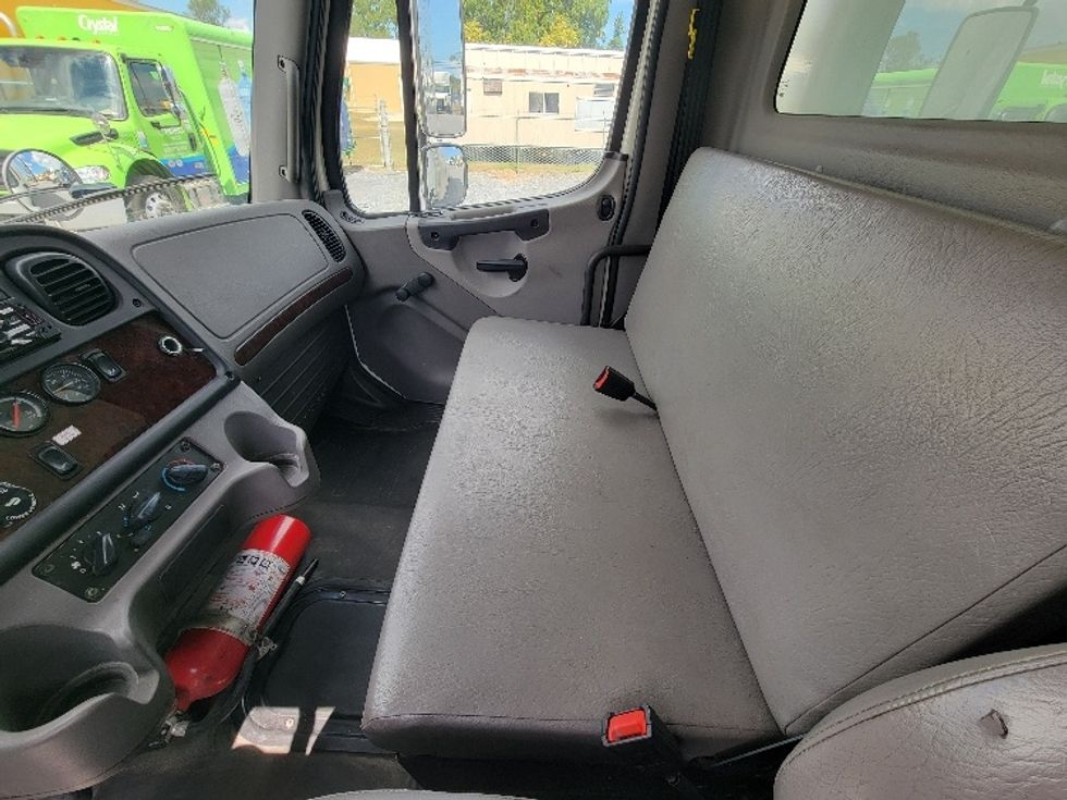 Medium Duty Box Truck-Light and Medium Duty Trucks-Freightliner-2020-M2-Milford-DE-233,888\n\t\tmiles-$ 39,500 - Image 19