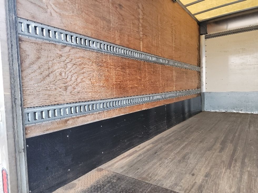 Medium Duty Box Truck-Light and Medium Duty Trucks-Freightliner-2020-M2-Milford-DE-28,091\n\t\tmiles-$ 55,500 - Image 11