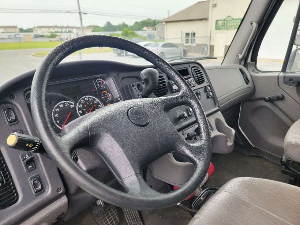 Medium Duty Box Truck-Light and Medium Duty Trucks-Freightliner-2020-M2-Milford-DE-28,091\n\t\tmiles-$ 55,500 - Image 17