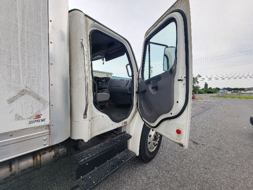 Medium Duty Box Truck-Light and Medium Duty Trucks-Freightliner-2020-M2-Milford-DE-28,091\n\t\tmiles-$ 55,500 - Image 20