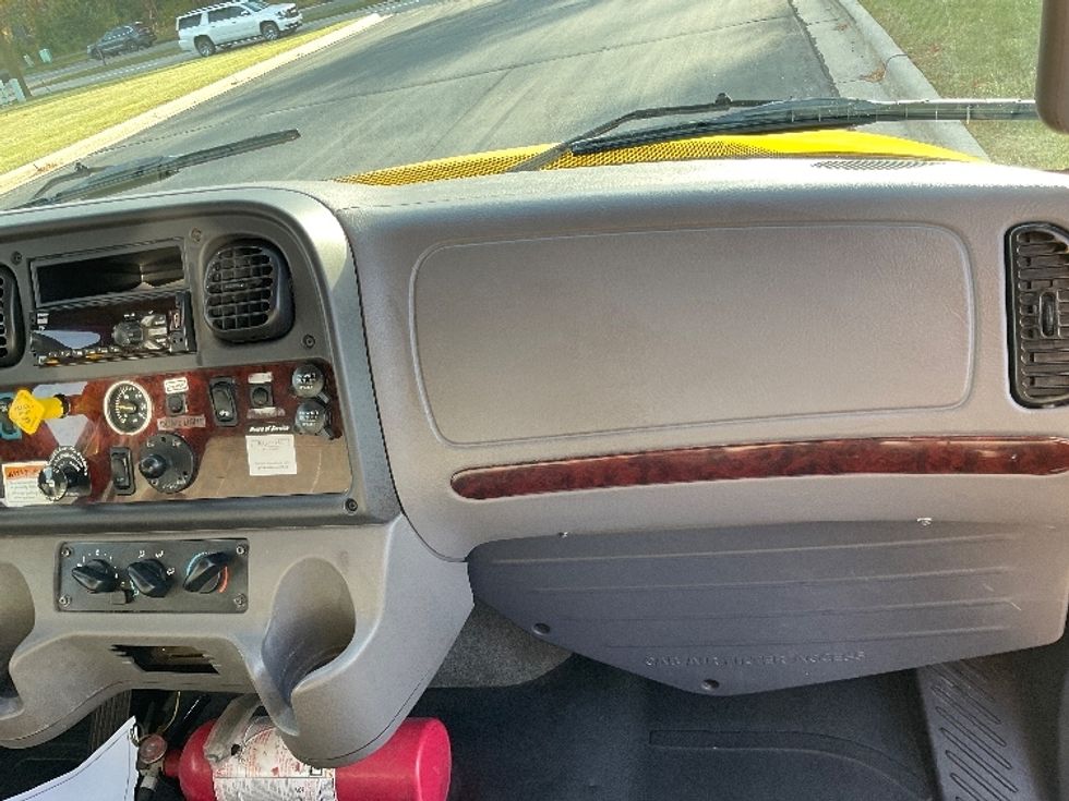 Medium Duty Box Truck-Light and Medium Duty Trucks-Freightliner-2020-M2-Milwaukee-WI-145,190\n\t\tmiles-$ 50,500 - Image 21