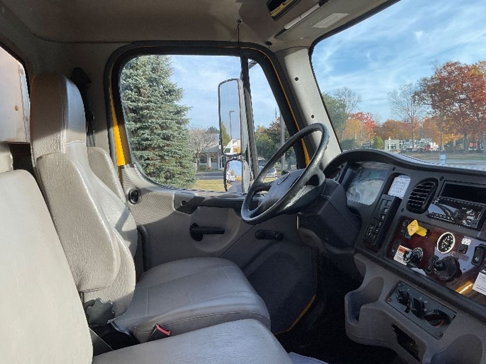Medium Duty Box Truck-Light and Medium Duty Trucks-Freightliner-2020-M2-Milwaukee-WI-145,190\n\t\tmiles-$ 50,500 - Image 22