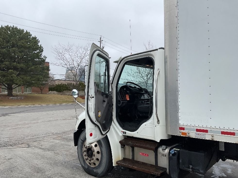 Medium Duty Box Truck-Light and Medium Duty Trucks-Freightliner-2020-M2-Mississauga-ON-112,984\n\t\tkm-$ 79,500 - Image 16