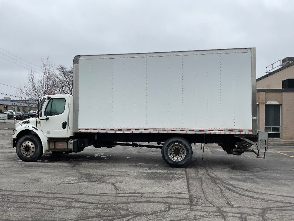 Medium Duty Box Truck-Light and Medium Duty Trucks-Freightliner-2020-M2-Mississauga-ON-112,984\n\t\tkm-$ 79,500 - Image 4