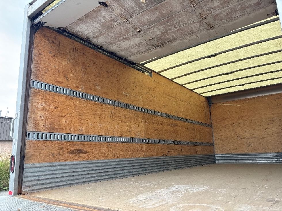 Medium Duty Box Truck-Light and Medium Duty Trucks-Freightliner-2020-M2-Mississauga-ON-157,766\n\t\tkm-$ 68,000 - Image 11