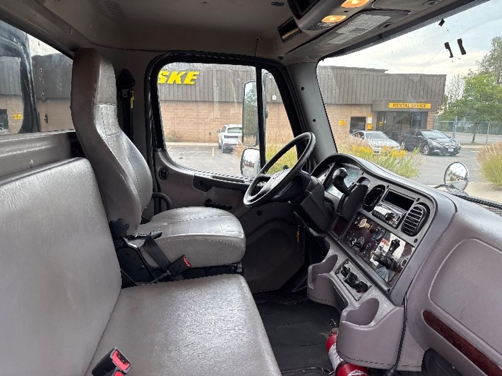 Medium Duty Box Truck-Light and Medium Duty Trucks-Freightliner-2020-M2-Mississauga-ON-157,766\n\t\tkm-$ 68,000 - Image 22