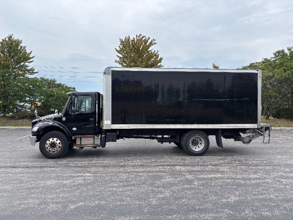 Medium Duty Box Truck-Light and Medium Duty Trucks-Freightliner-2020-M2-Mississauga-ON-157,766\n\t\tkm-$ 68,000 - Image 4