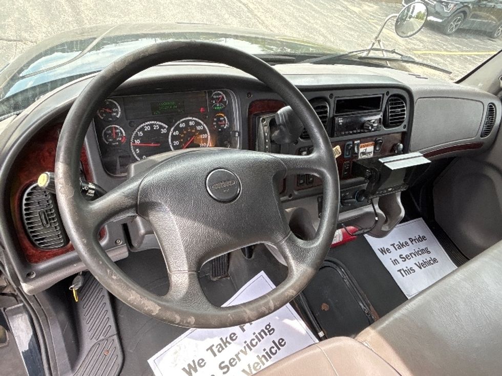 Medium Duty Box Truck-Light and Medium Duty Trucks-Freightliner-2020-M2-Mississauga-ON-161,165\n\t\tkm-$ 74,000 - Image 17