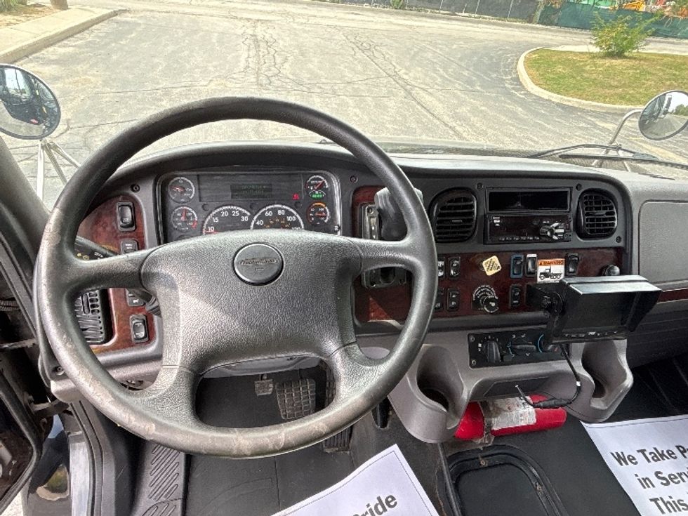 Medium Duty Box Truck-Light and Medium Duty Trucks-Freightliner-2020-M2-Mississauga-ON-161,165\n\t\tkm-$ 74,000 - Image 18