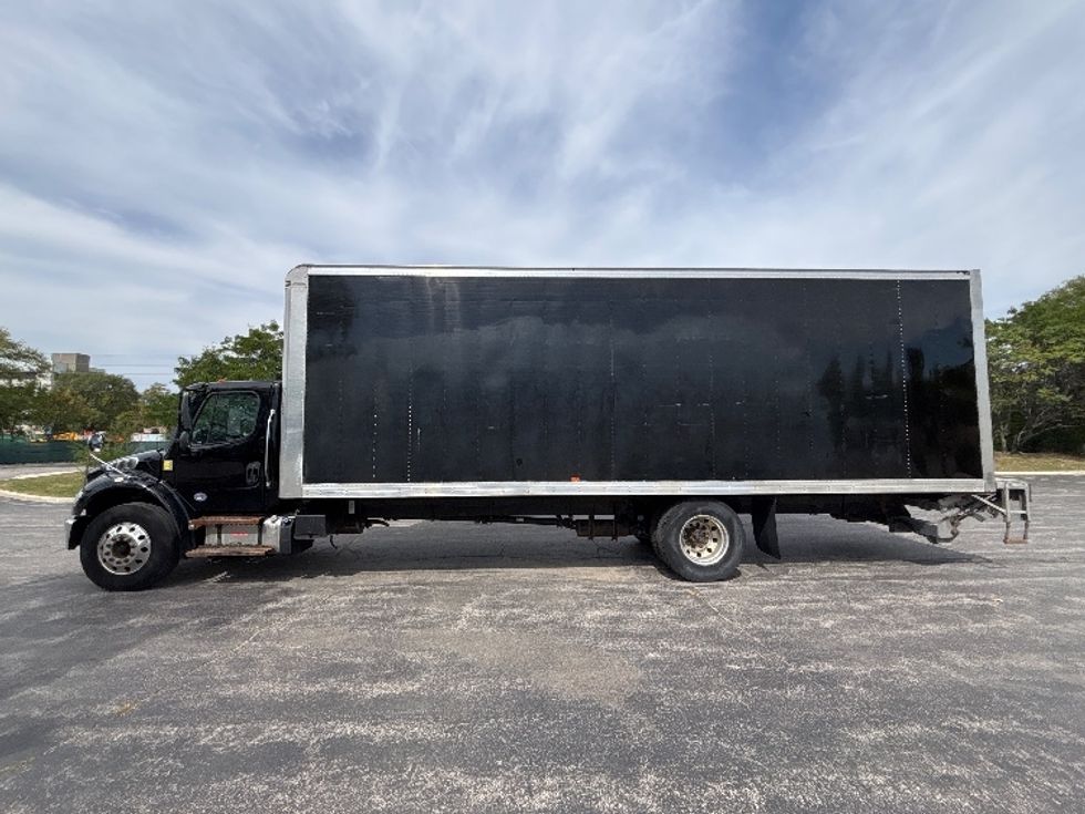 Medium Duty Box Truck-Light and Medium Duty Trucks-Freightliner-2020-M2-Mississauga-ON-161,165\n\t\tkm-$ 74,000 - Image 4