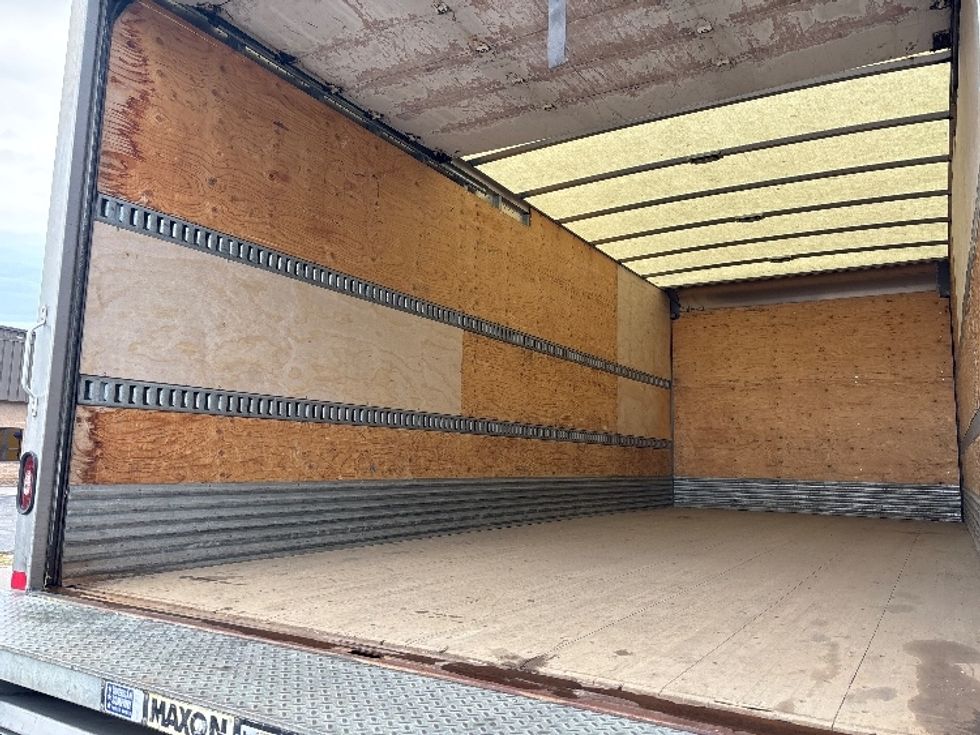 Medium Duty Box Truck-Light and Medium Duty Trucks-Freightliner-2020-M2-Mississauga-ON-161,588\n\t\tkm-$ 67,750 - Image 11