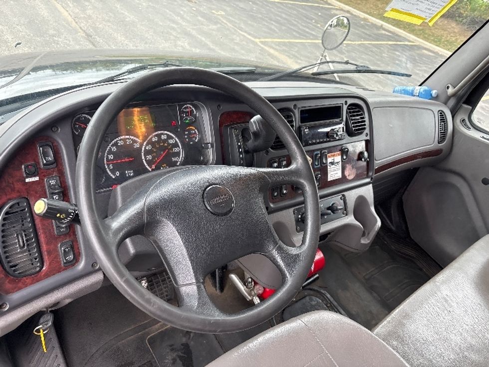 Medium Duty Box Truck-Light and Medium Duty Trucks-Freightliner-2020-M2-Mississauga-ON-161,588\n\t\tkm-$ 67,750 - Image 17